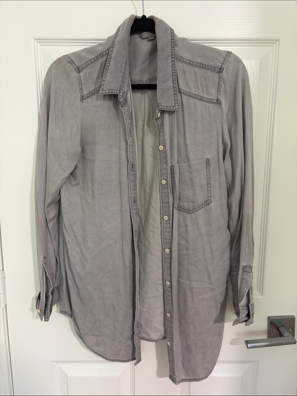 Long-Sleeve Button-Up Shirt - Light Gray